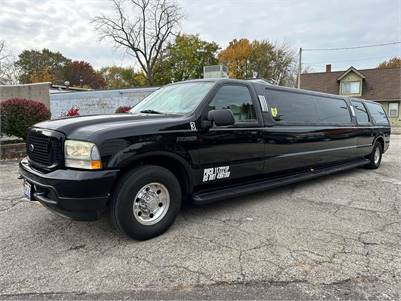 2004 Ford excursion XLT Limousine