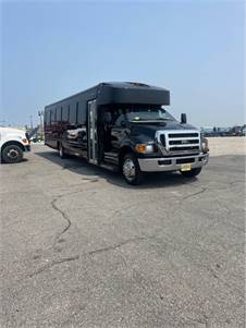2015 Ford f650 bus