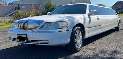 2007 Lincoln town car Executive stretch limousine