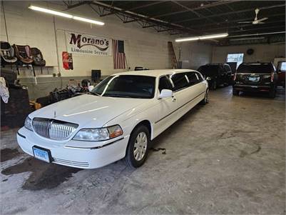 2005 Lincoln town car