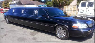 2004 Lincoln town car Signature Sedan 4D